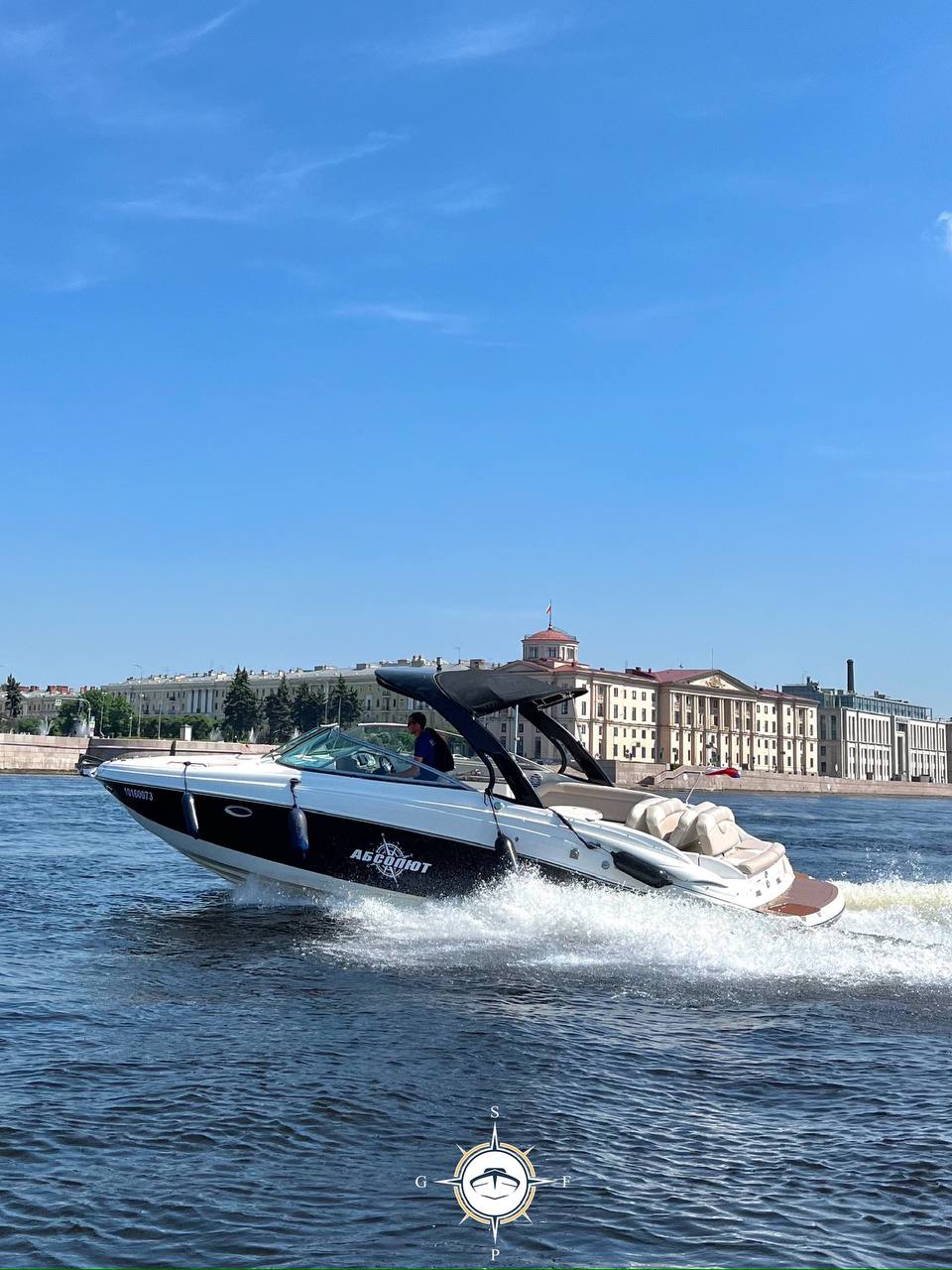 Прогулка на катере в Санкт-Петербурге